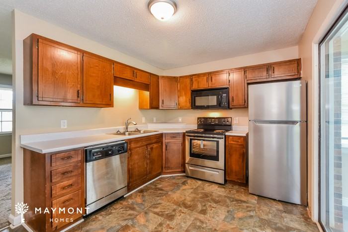 121 Greenwood Cir - Photo 7 of 12