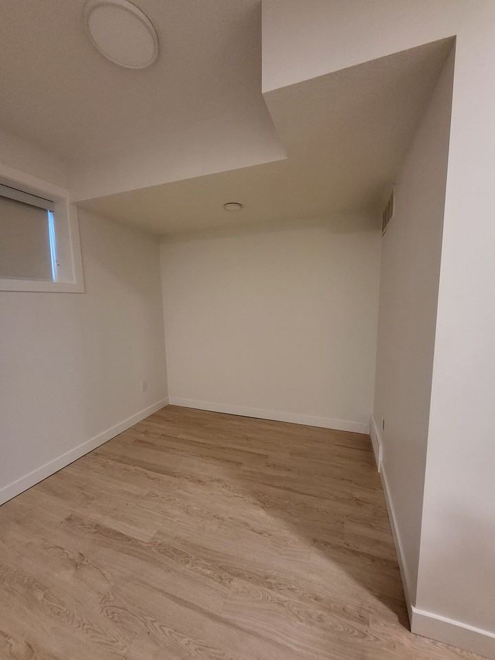 12023 90 St Nw - Photo 3 of 12
