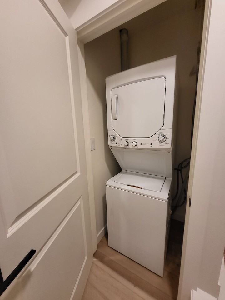12023 90 St Nw - Photo 4 of 12