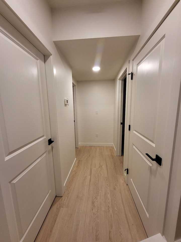 12023 90 St Nw - Photo 5 of 12