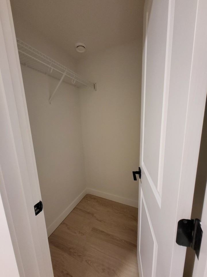 12023 90 St Nw - Photo 7 of 12