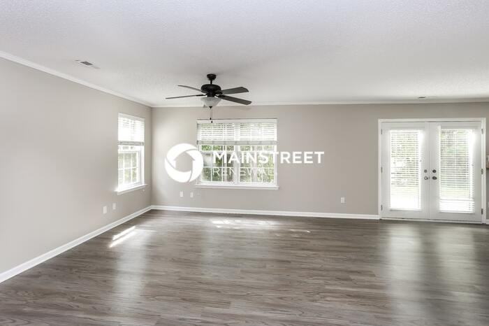 1325 Crestfield Dr - Photo 5 of 18