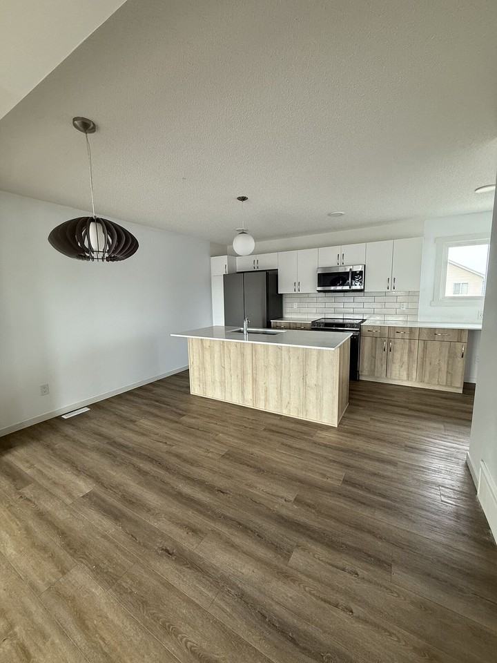 1230 -1230 Aster Blvd Nw - Photo 3 of 18