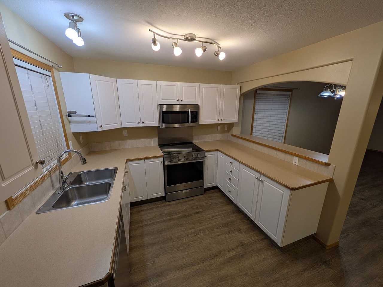 259 Kendrew Dr - Photo 5 of 22