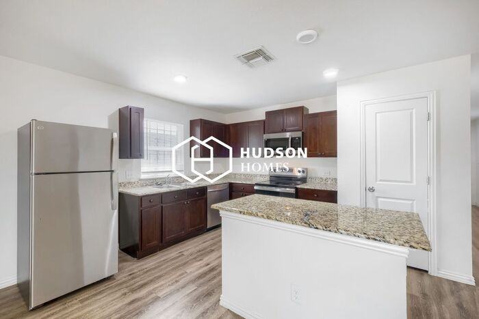 219 Oklahoma St - Photo 5 of 14