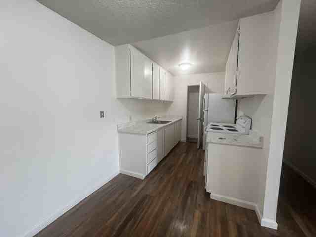 2912 N Tracy Blvd #22 - Photo 3 of 8