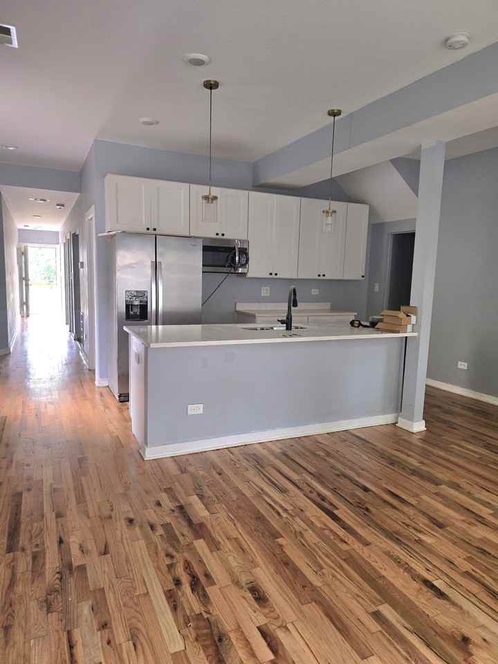 6040 S Rhodes Ave #1 - Photo 5 of 10