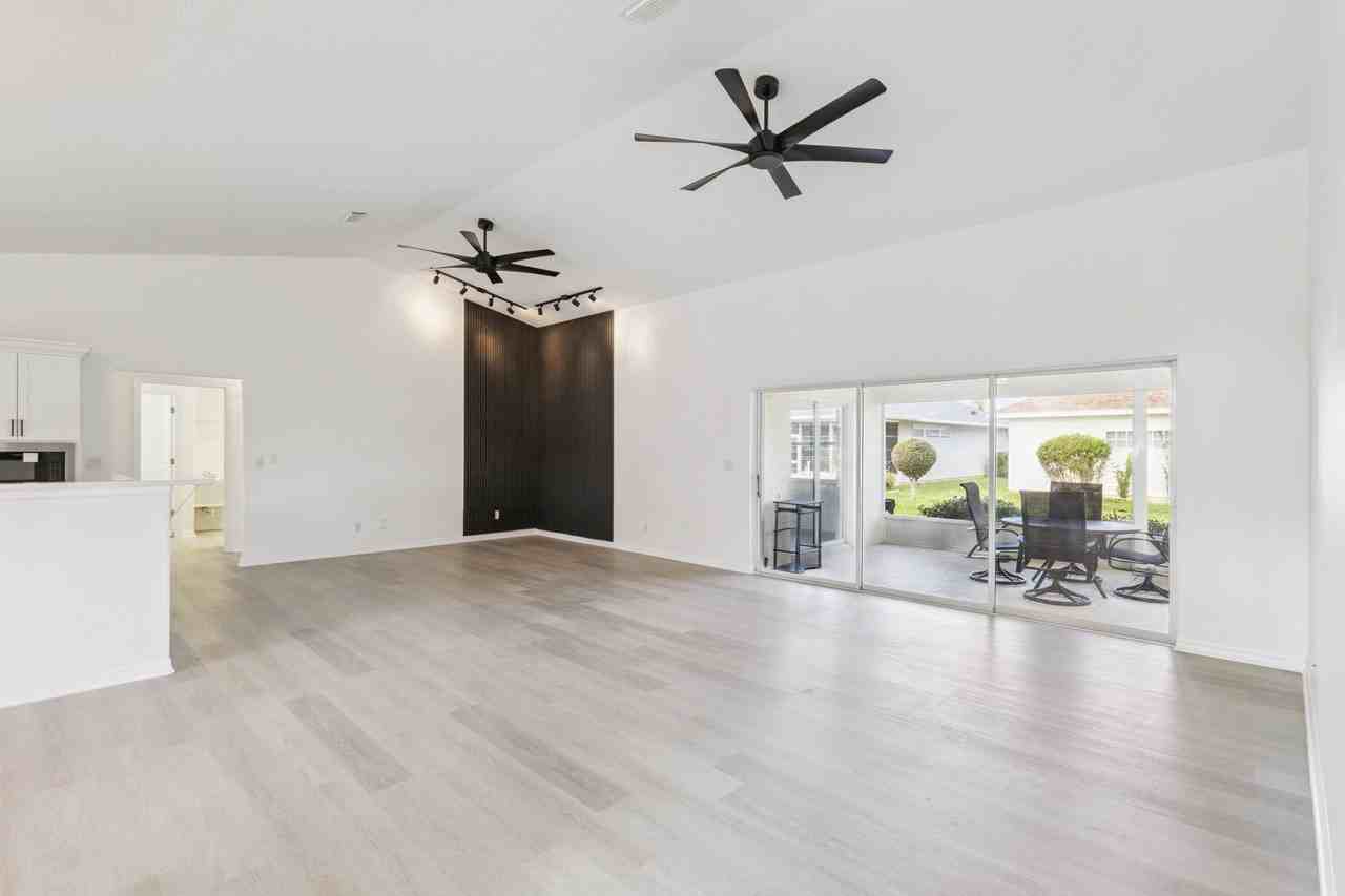 5729 King James Ave #NA - Photo 3 of 11