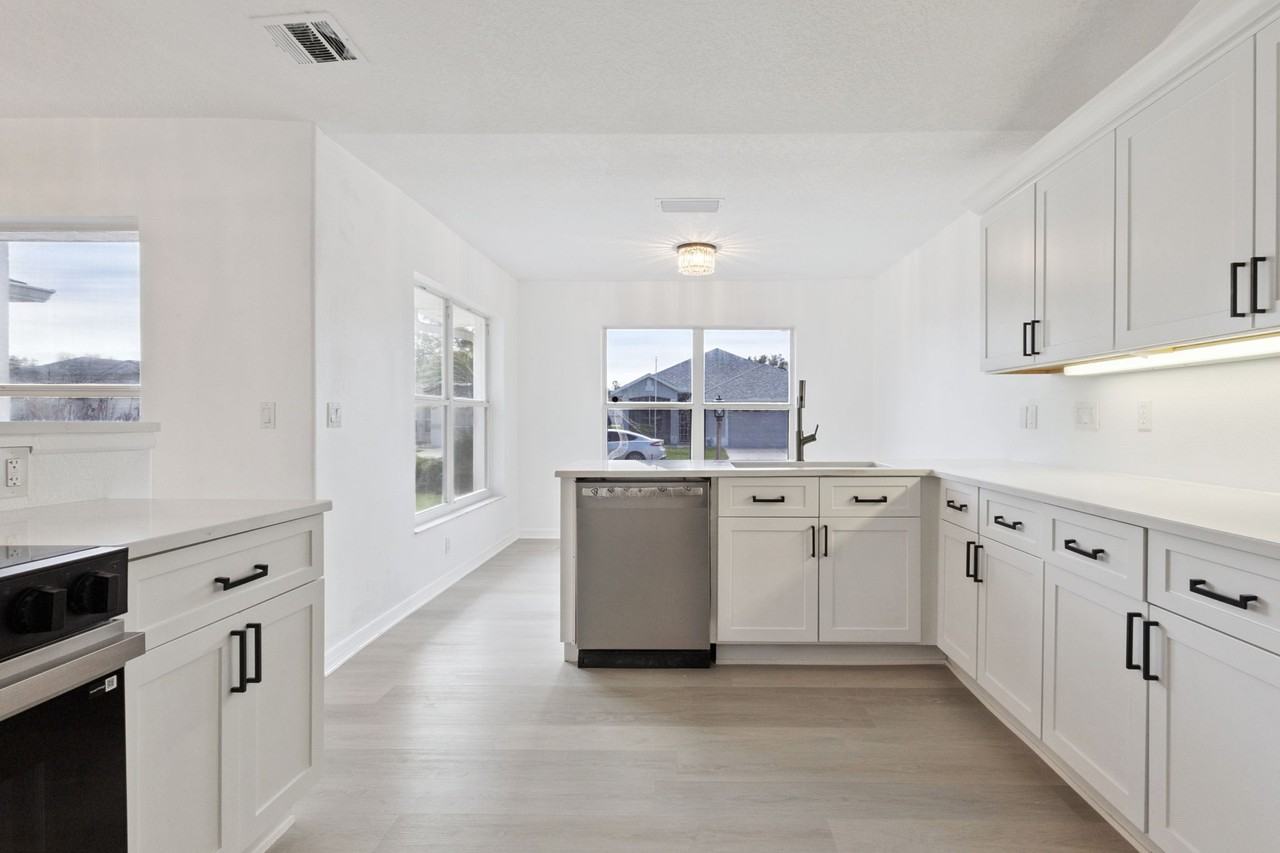 5729 King James Ave #NA - Photo 6 of 11