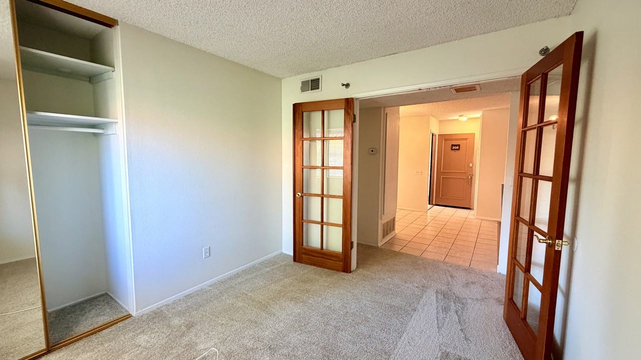6019 Rancho Mission Rd #208