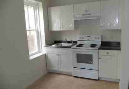 940 Franklin St #1 - Photo 3 of 4