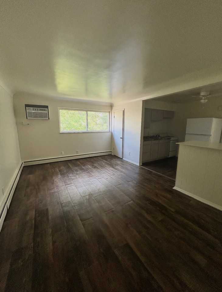 2992 Woodrow Ave #8 - Photo 2 of 6