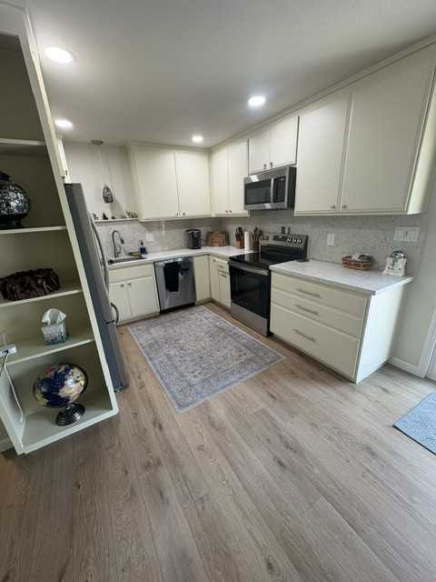 1127 Dover Dr #2 - Photo 4 of 12