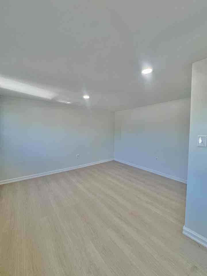 249 N Macquesten Pkwy #2 - Photo 5 of 13