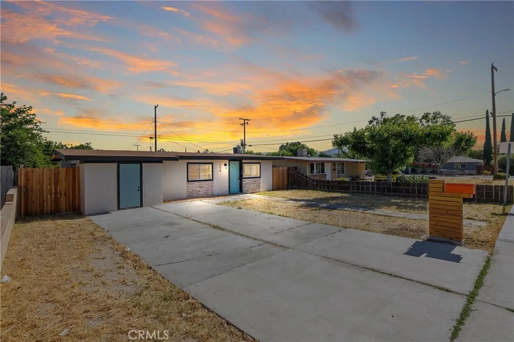 304 E Santa Clara St #NA - Photo 2 of 23