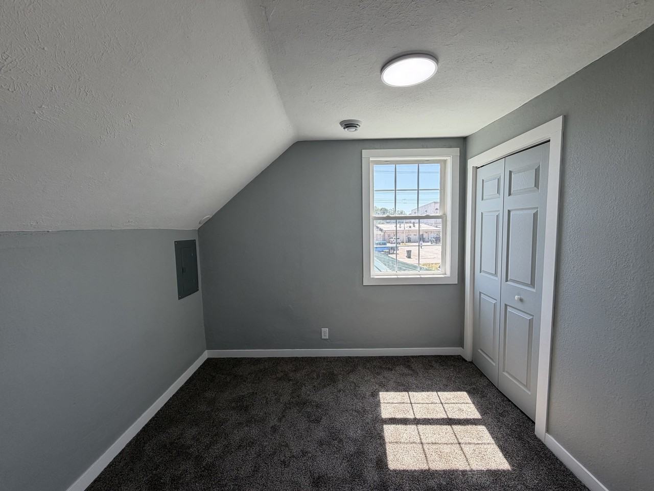 1309 1st Ave N #2 - Photo 3 of 7