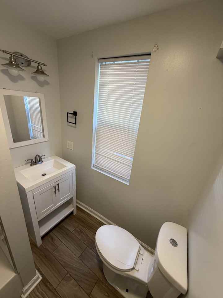 130 E 21st St #1 - Photo 7 of 9