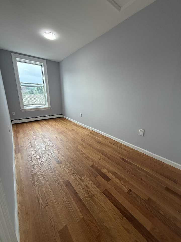407 Main St #3 - Photo 5 of 10
