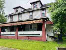 featured image of 304 Chicago Pl Nw #304