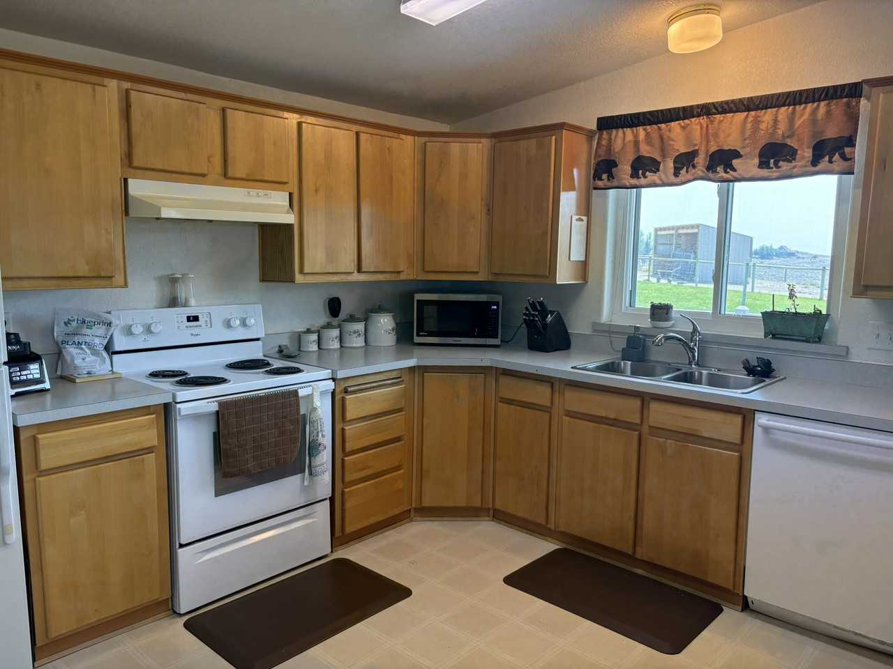 2424 Loyd Dr #NA - Photo 5 of 11