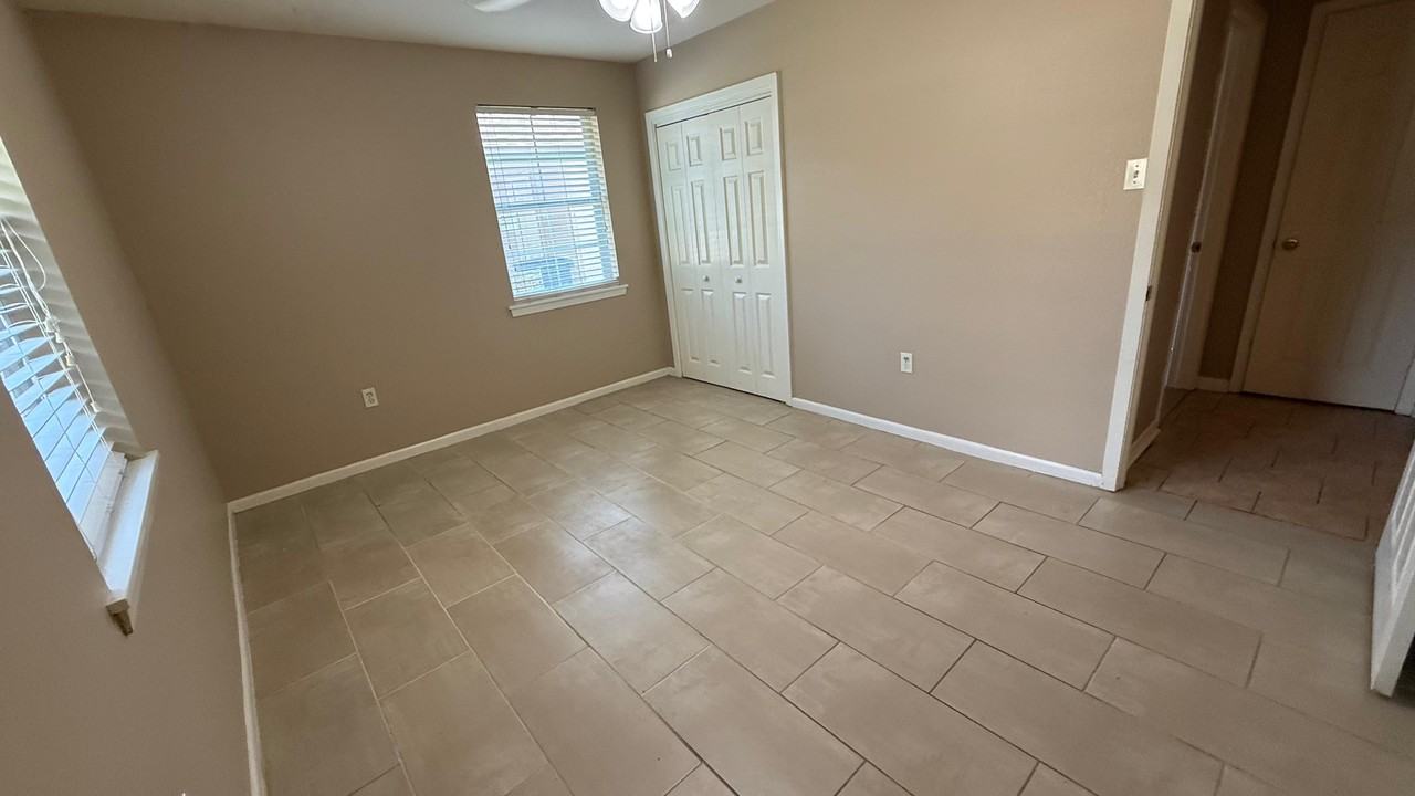 1227 S Stacy Ave #NA - Photo 4 of 12