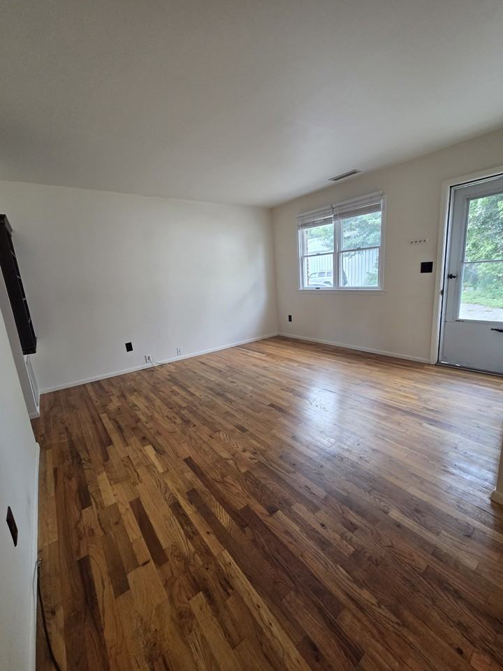 132 Merrick Rd #12 - Photo 3 of 10