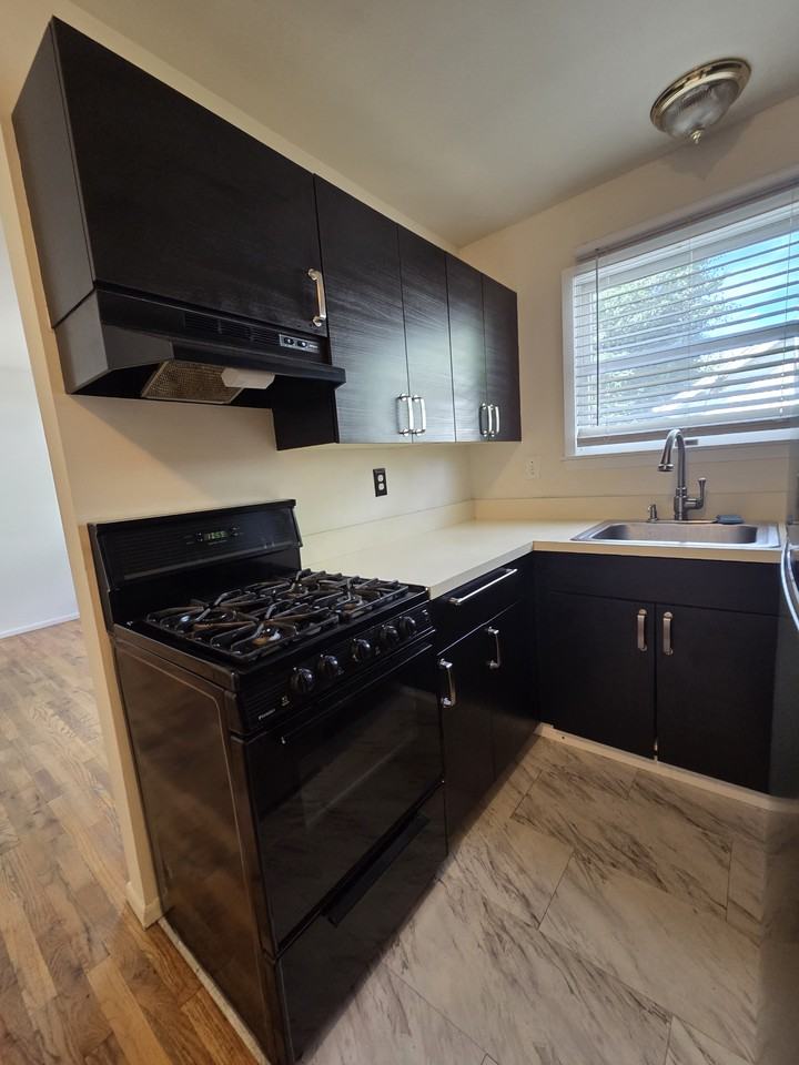 132 Merrick Rd #12 - Photo 5 of 10