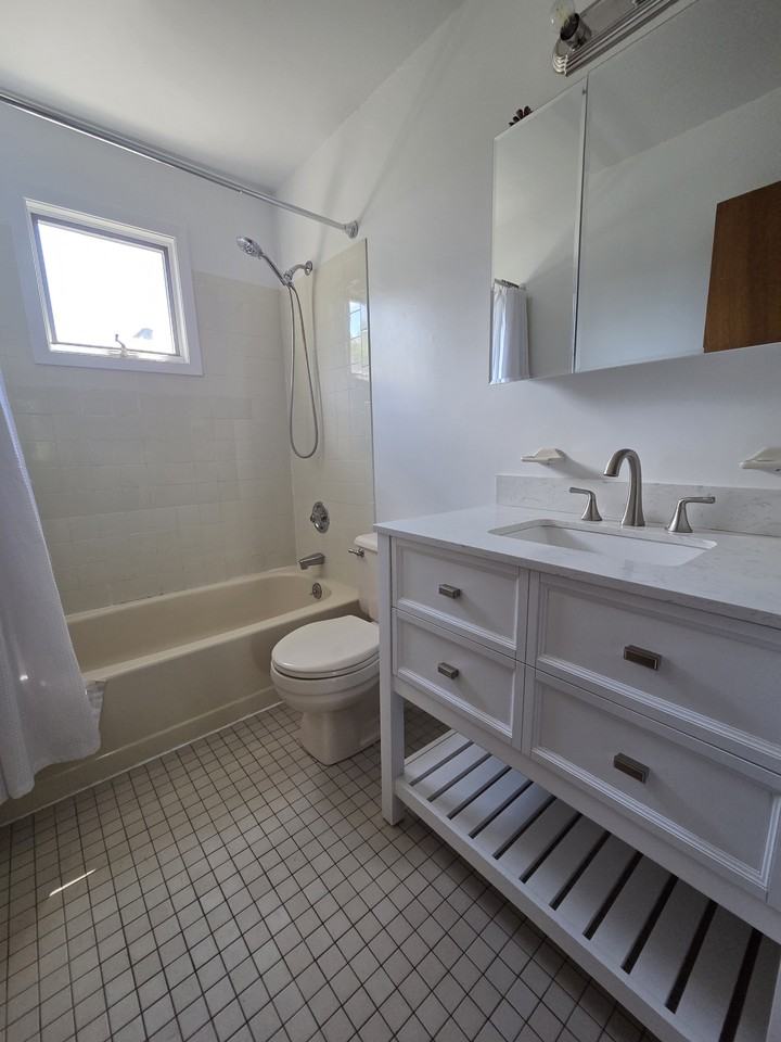 132 Merrick Rd #12 - Photo 7 of 10