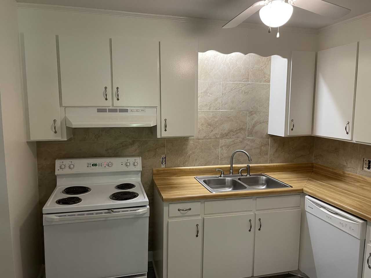 22 Balfer Ct #22 - Photo 2 of 15