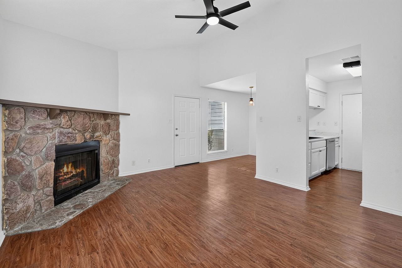 913 Sirocco Dr #B - Photo 5 of 28