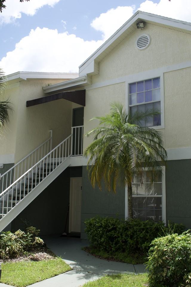 1376 Wildwood Lakes Blvd #6 - Photo 3 of 16
