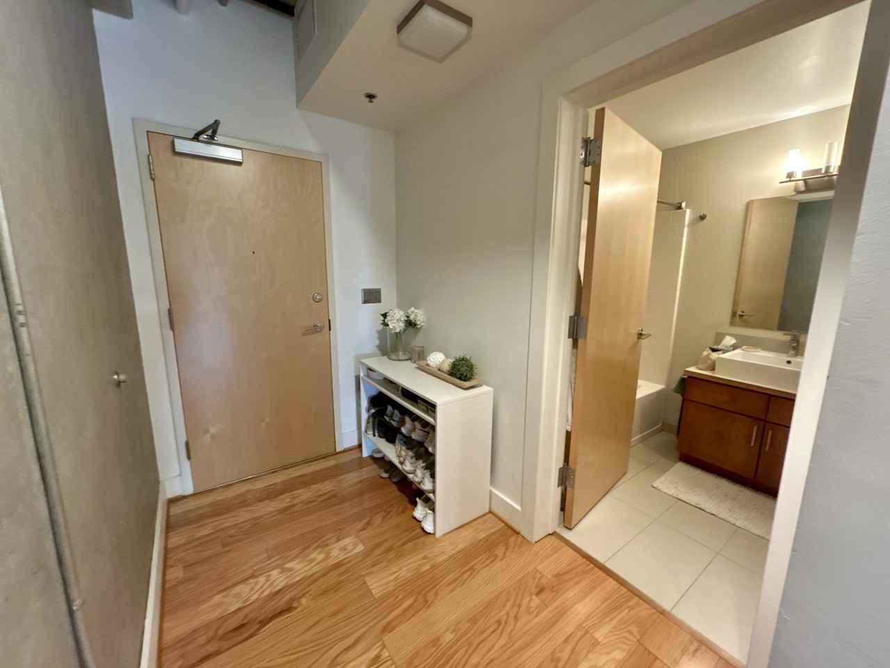 309 E 5th St #402 - Photo 4 of 30