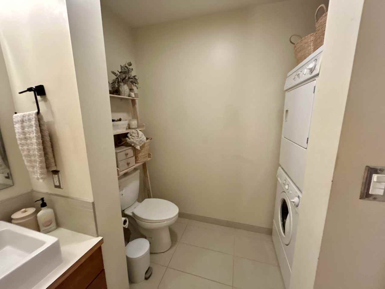 309 E 5th St #402 - Photo 6 of 30