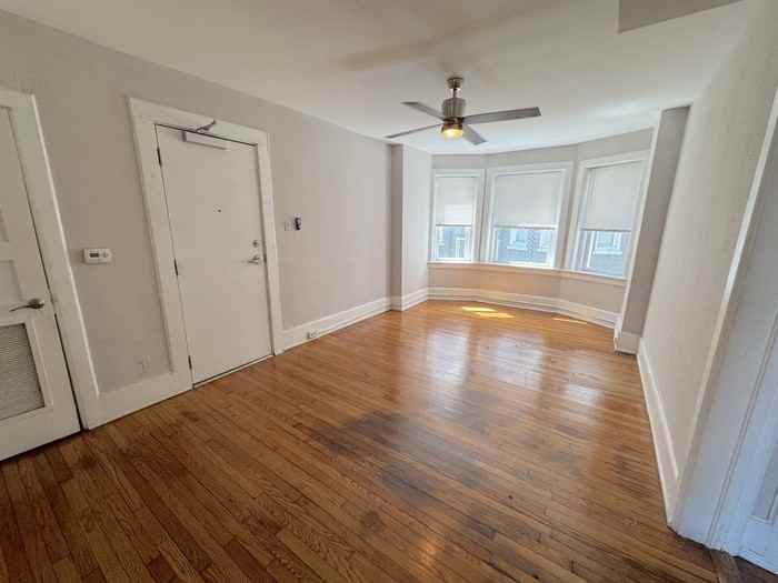 1217 Colonial Ave #C3 - Photo 7 of 36