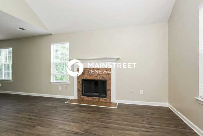 1608 Wembley Dr - Photo 3 of 16