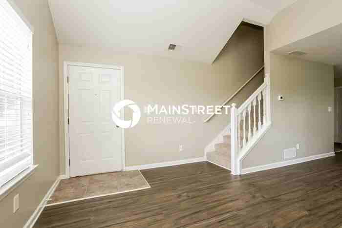 1608 Wembley Dr - Photo 4 of 16