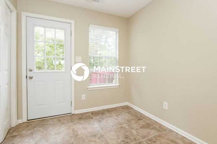1608 Wembley Dr - Photo 5 of 16