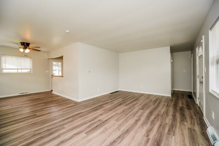 1659 Coburg Rd - Photo 2 of 10