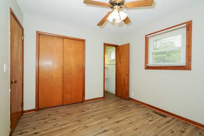 2938 S Kenmore Rd - Photo 6 of 10