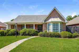 featured image of 3903 Oak Ave