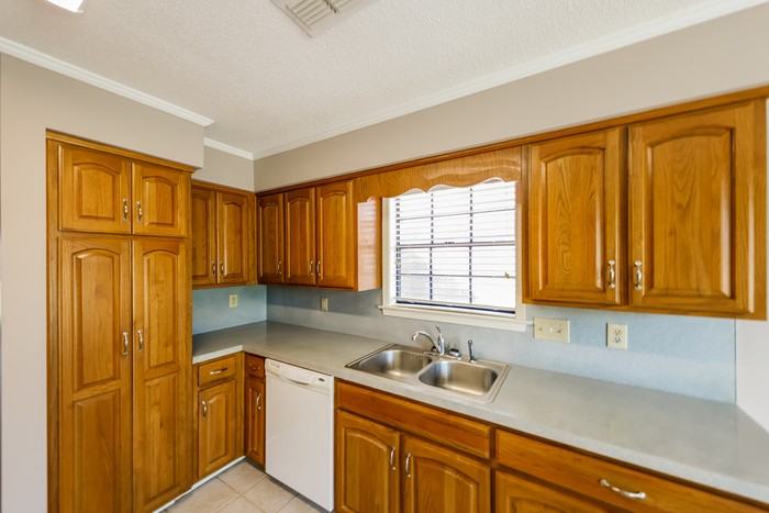 3903 Oak Ave - Photo 4 of 10