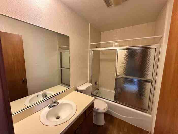 408 Vicksburg Ave #408 - Photo 3 of 10