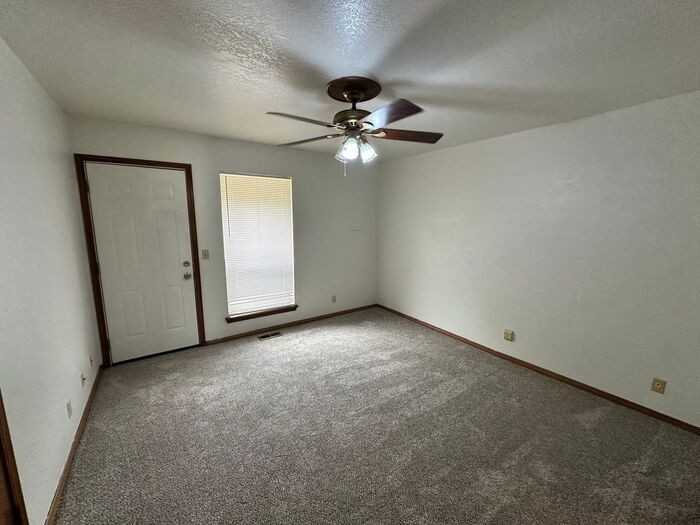 408 Vicksburg Ave #408 - Photo 4 of 10