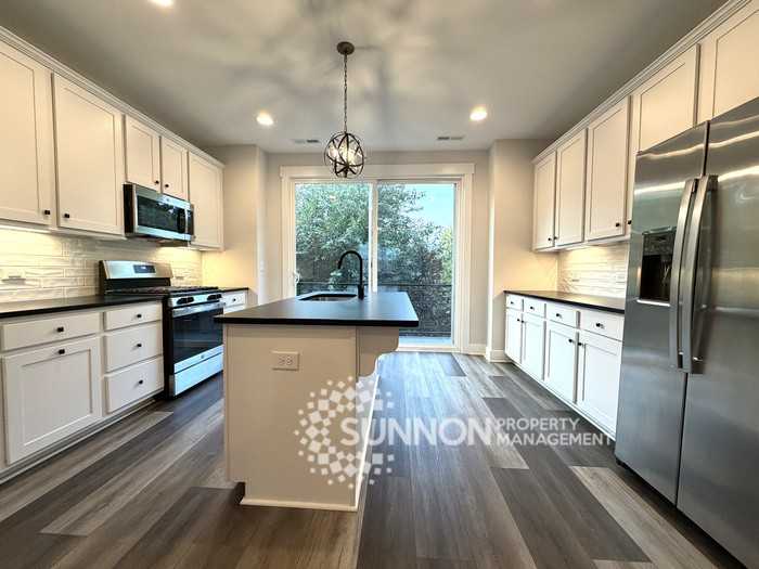 586 W End Dr - Photo 2 of 24