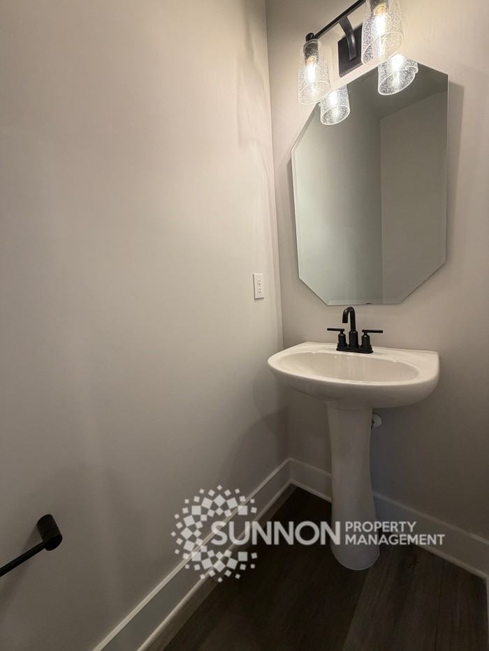 586 W End Dr - Photo 7 of 24