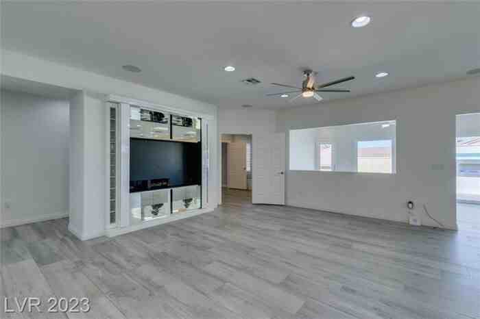 1699 Rockcrest Hills Ave - Photo 6 of 42