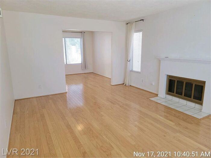 2817 Crystal Cove Dr - Photo 4 of 49