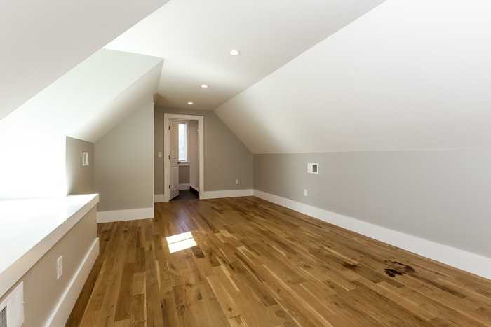 96 Nassau St #B - Photo 5 of 12