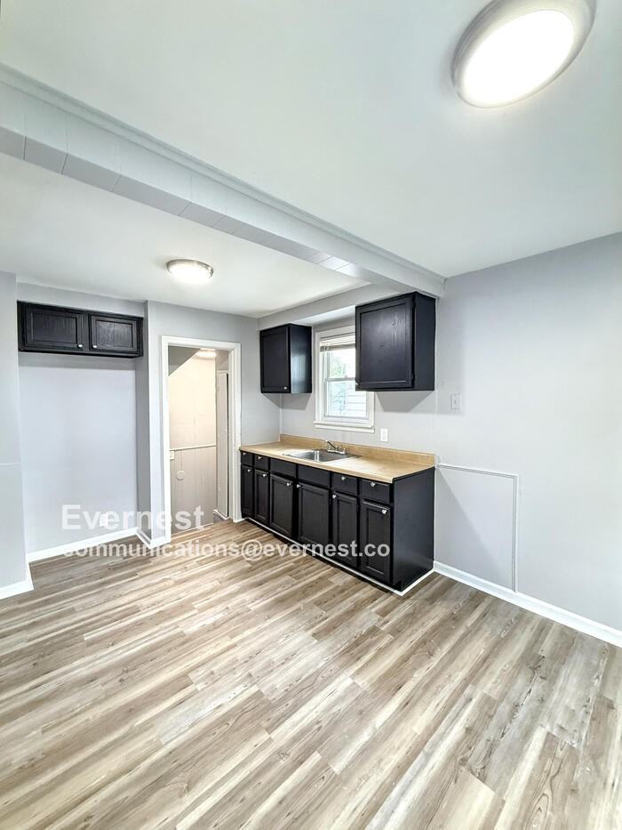 18775 Mccormick St - Photo 2 of 17