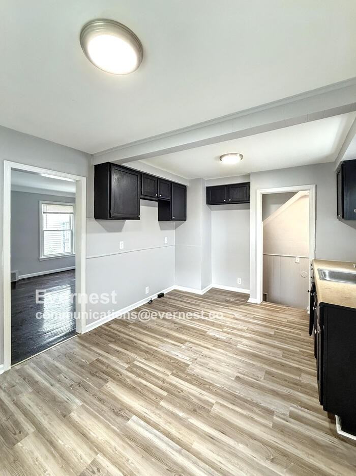 18775 Mccormick St - Photo 3 of 17